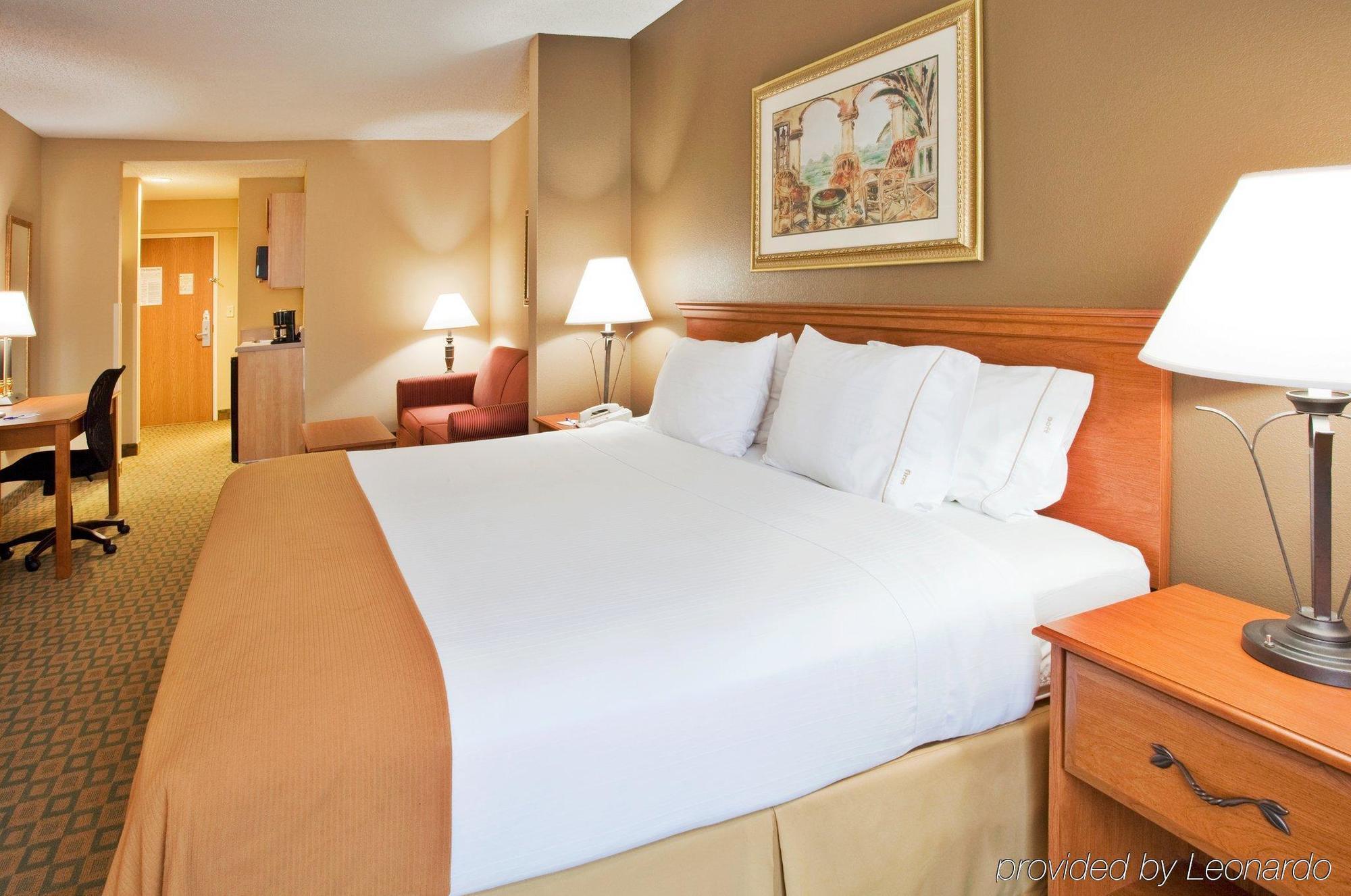 Holiday Inn Express & Suites Tavares By Ihg Værelse billede