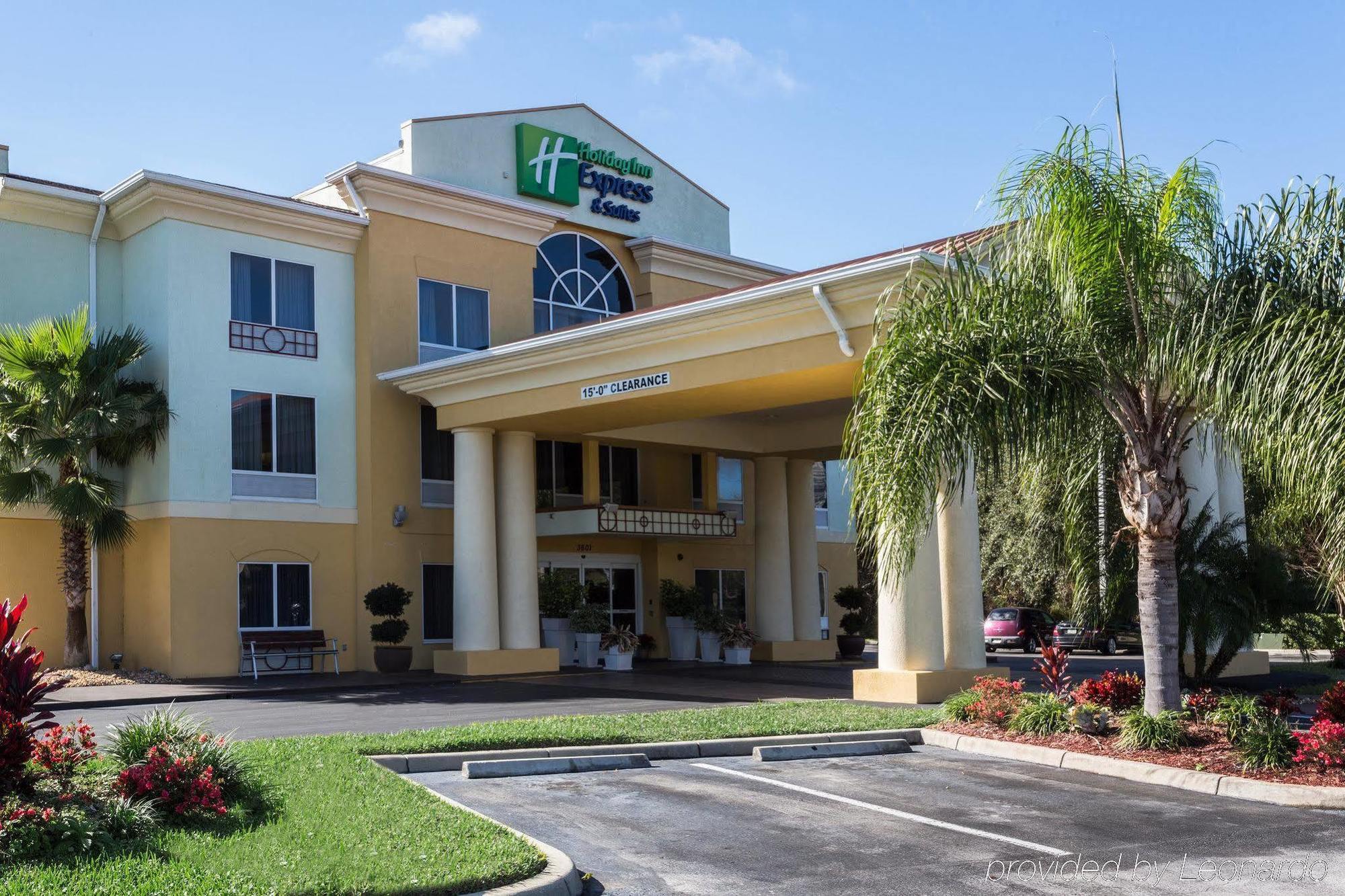 Holiday Inn Express & Suites Tavares By Ihg Eksteriør billede