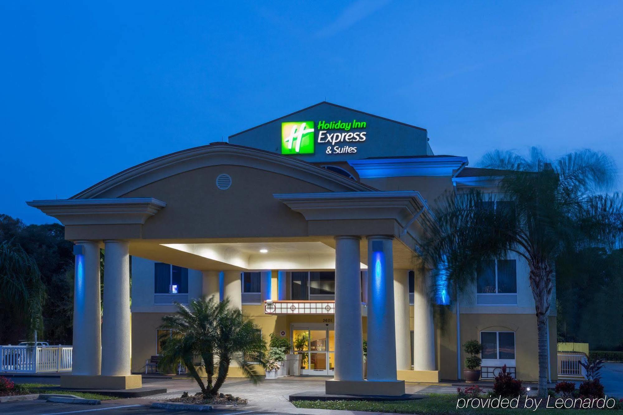 Holiday Inn Express & Suites Tavares By Ihg Eksteriør billede